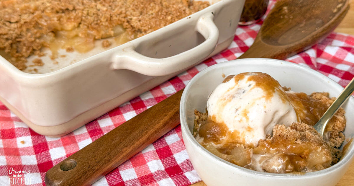 Easy Old-Fashioned Apple Crisp: Your Go-To Dessert